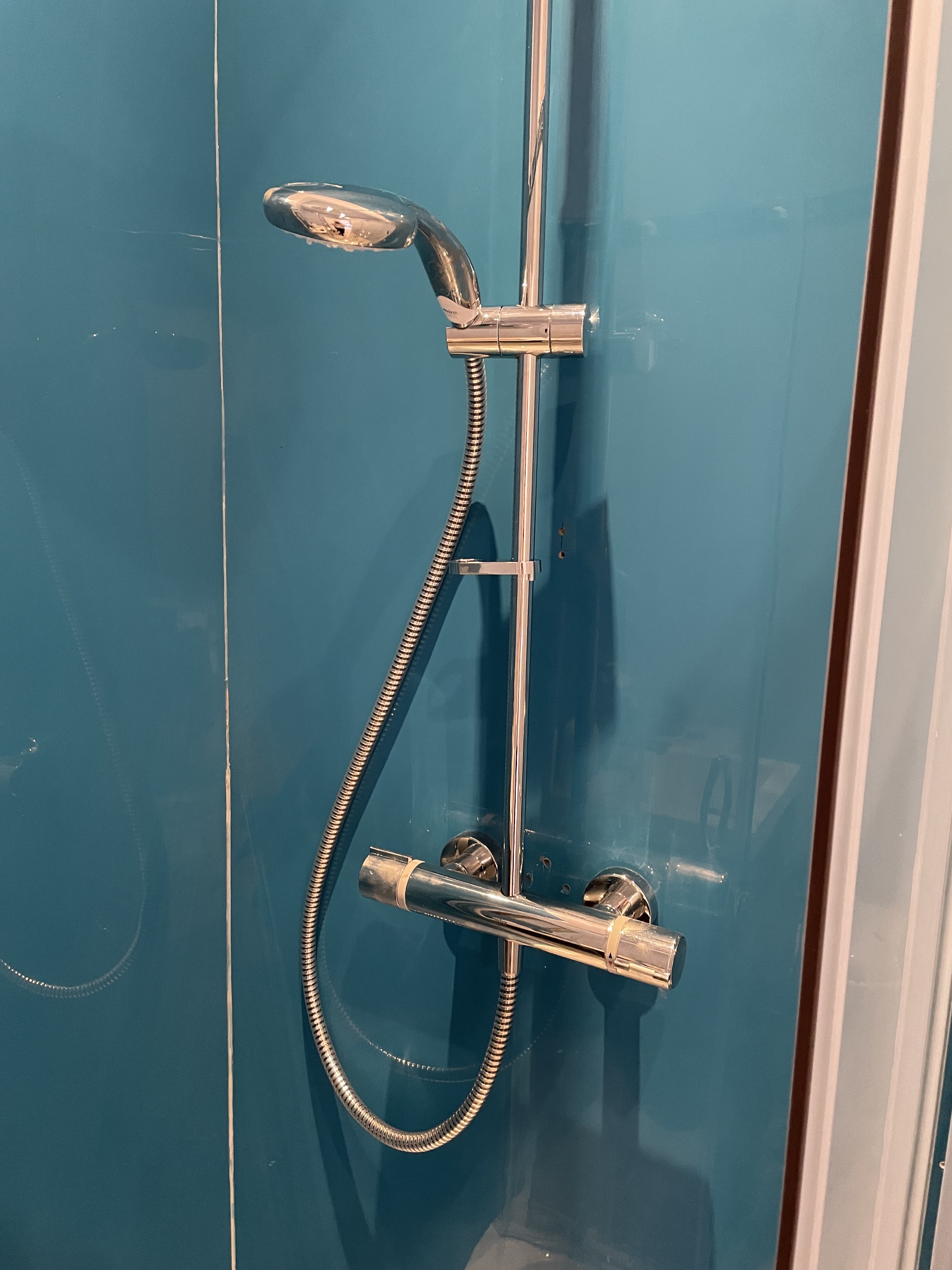 Chrome mixer bar shower